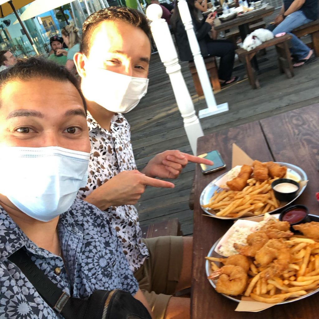 Dining Outdoors at Santa Monica Pier - photo by @carloandseb