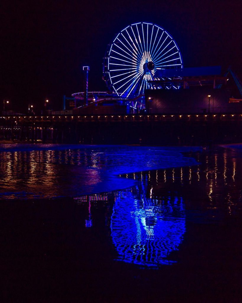 The Pacific Wheel in Santa Monica lights up blue for the LA Dodgers | photo by @fantomfoto