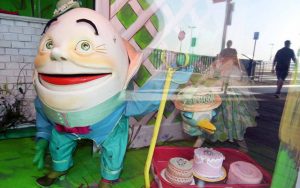 Humpty Dumpty marionette