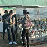 A guest at the Santa Moncia Pier received a bouquet of flowers from the Tiffany & Co kiosk on Valentines 2022 at the Santa Monica Pier